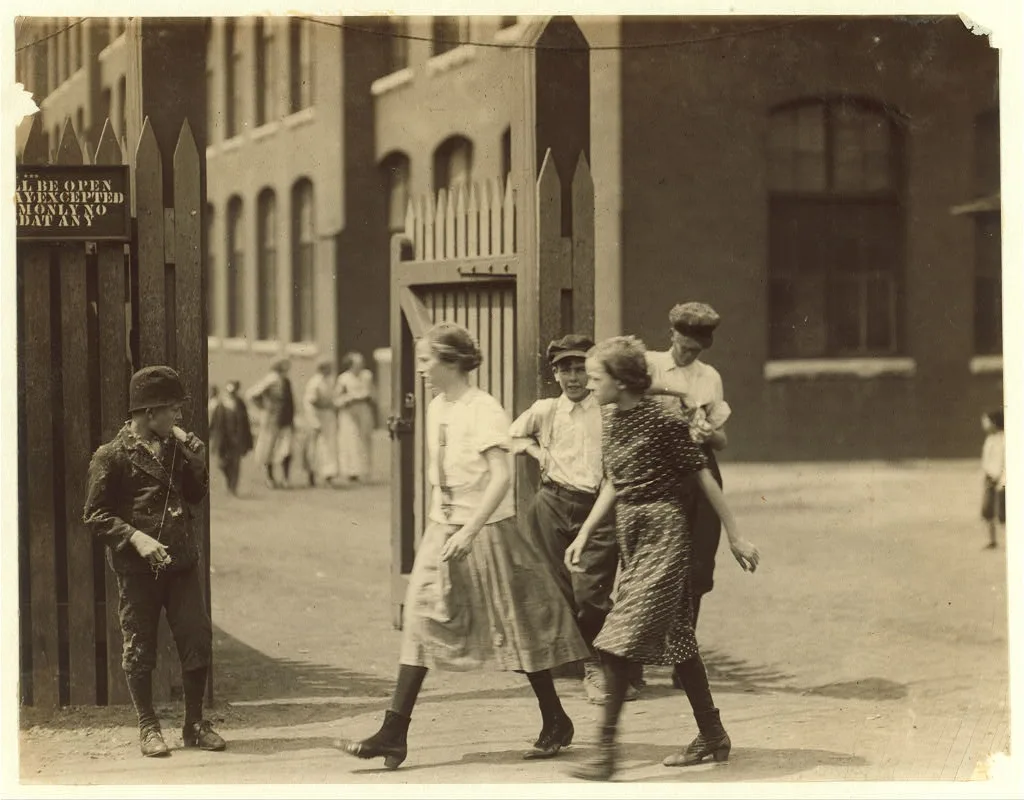 Noon hour at Massachusetts Mill, Lindale, Ga. During the days…, Georgia, 1913