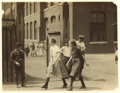 Noon hour at Massachusetts Mill, Lindale, Ga. During the days…, Georgia, 1913