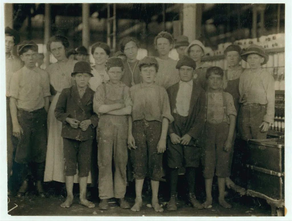 Group of workers in the Massachusetts Mills, Lindale, Ga. Photo taken…, Georgia, 1913