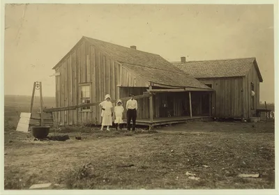 A dilapidated "renters" home near West. The Tripp farm. Five in the…, Texas, 1913