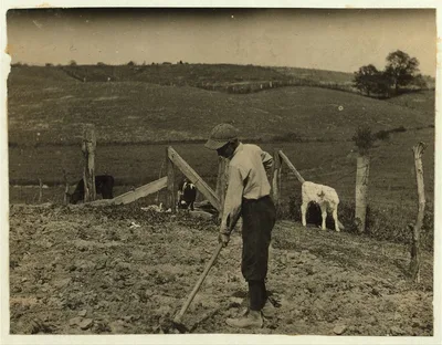 Orval Riggins. See card and report. L.W. Hine.  Location:…, Kentucky, 1916