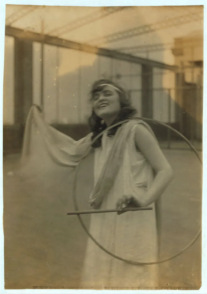 ["Play". L.W. Hine [#4140: Miss Mackay's Pageant Children of Sunshine…, New York (State), 1916