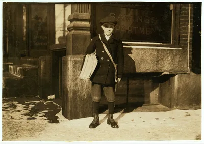 Alfred Hicks, a 10-year-old newsie, selling Boston papers at noon. …, Vermont, 1916