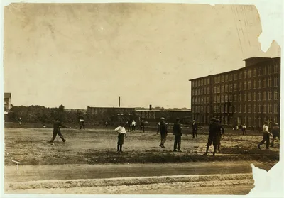 [Kerr Thread. Young workers on Ball Ground at noon. Two leagues -…, Massachusetts, 1916