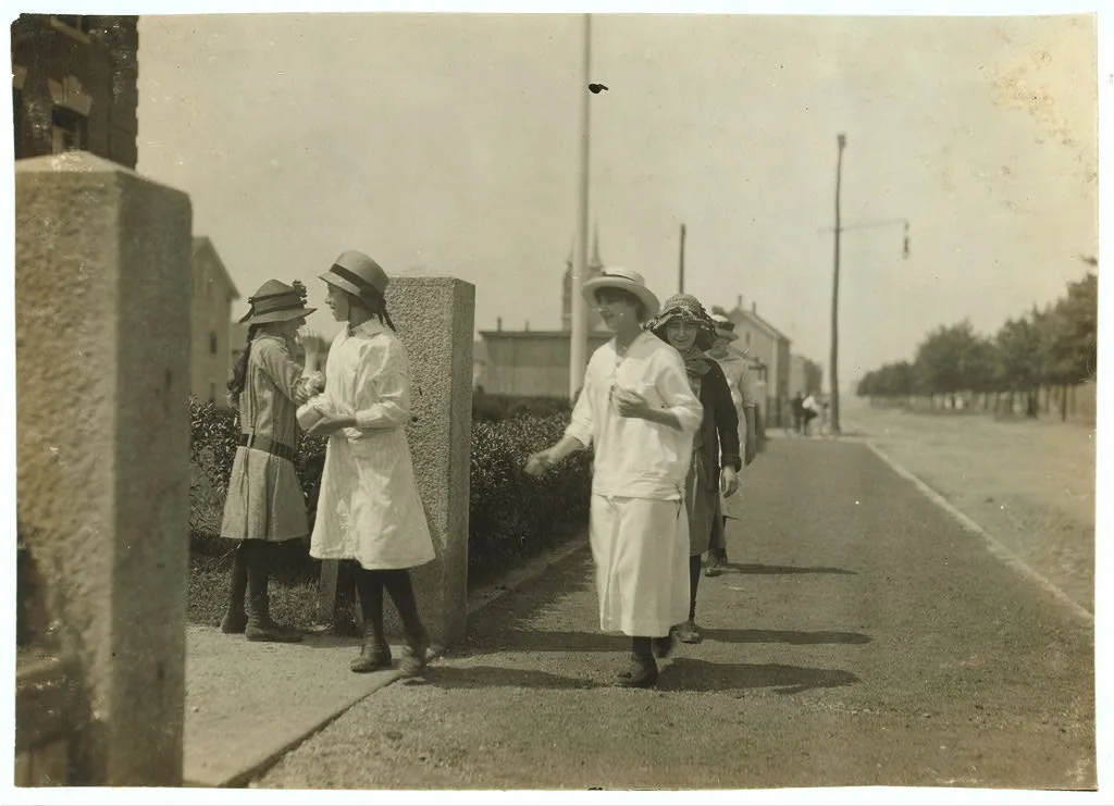 [Going to School. About 14-16 years. Watson School - Flint Village] …, Massachusetts, 1916