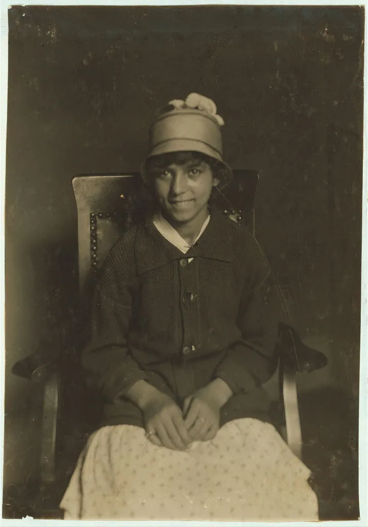 [Applying for work paper first time Gertrude Pereira, 99 Stowe St.,…, Massachusetts, 1916