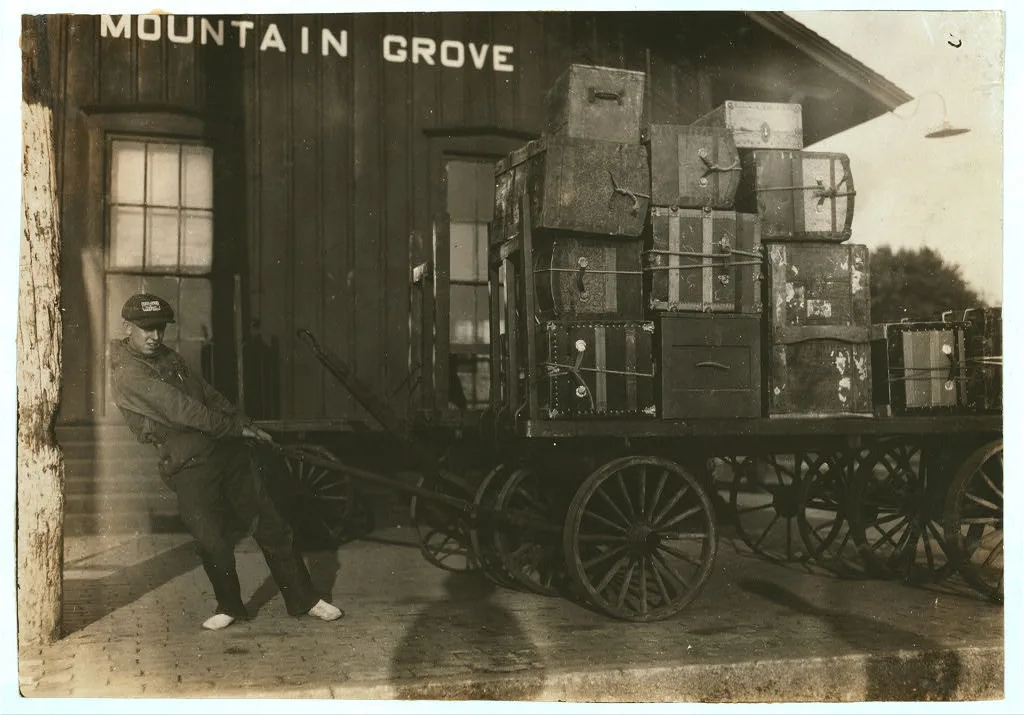 Maurice Livingston works for Southern Express Co. Began at 15 years. …, Missouri, 1916