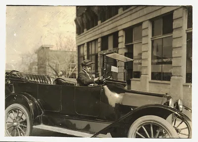 A young chauffeur. See Hine report re: 15-year-old chauffeur in…, Oklahoma, 1917