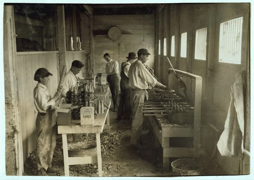 [Interior of workshop of Sanitary Ice Cream Cone Co. See 4830. Boys…, Oklahoma, 1917