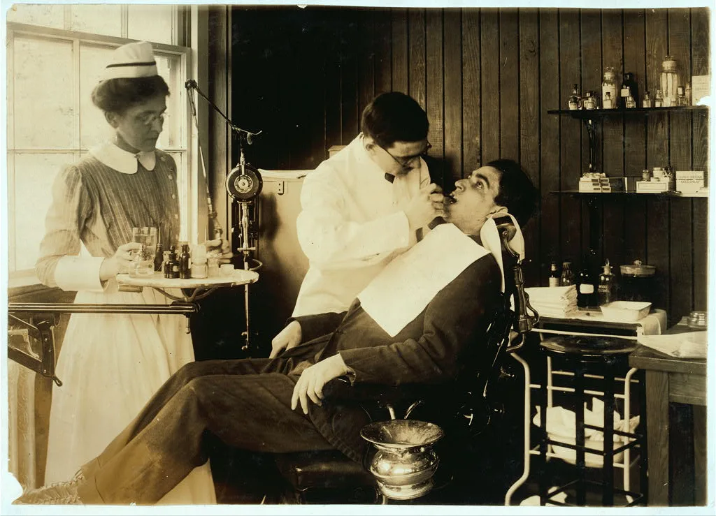 [Dental work in Hospital. Hood Rubber Co., Cambridge.]  Location:…, Massachusetts, 1917